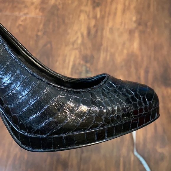 Ralph Lauren Kailee Black Snakeskin Pumps Size 8 - Picture 10 of 11